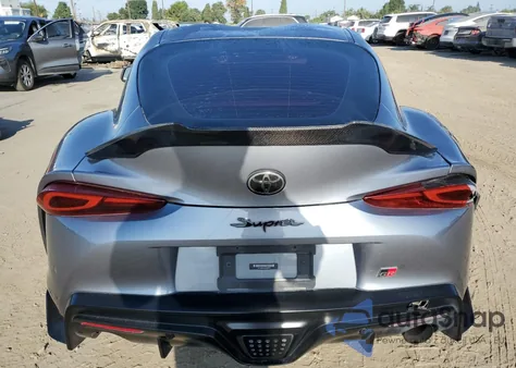 2021 Toyota Supra z USA, uszkodzony, nr VIN WZ1DB2C0XMW038679